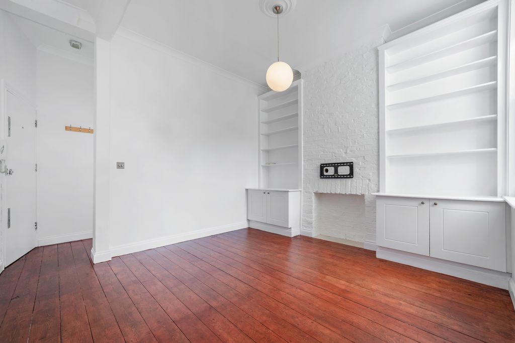 Property photo 3 of 16 Photo 12