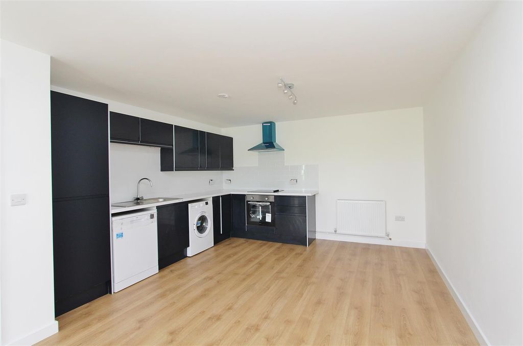 Property photo 1 of 7 Kitchen