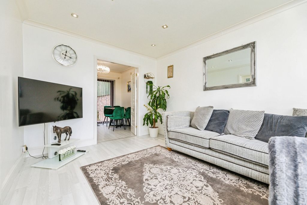 Property photo 2 of 17 Photo