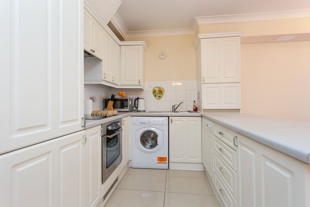 Property photo 2 of 10 Photo 12