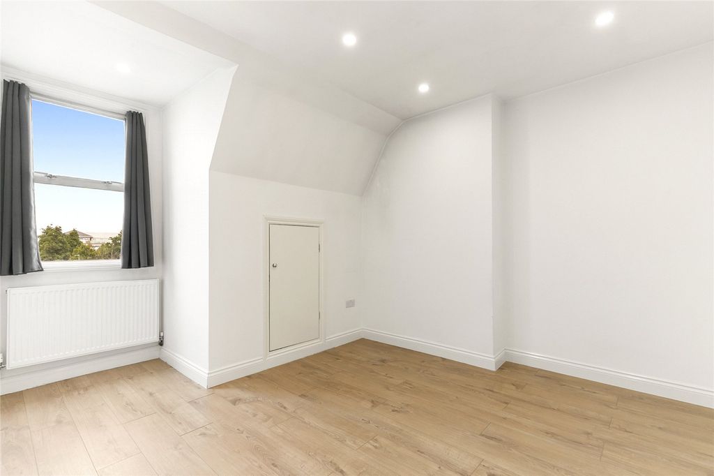 Property photo 3 of 9 Picture No. 05