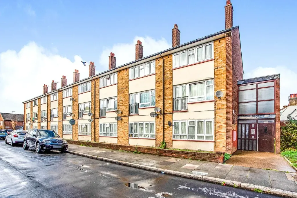 Property photo 1 of 7