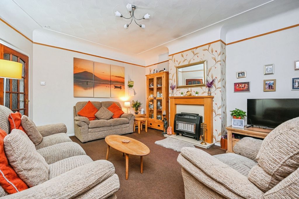 Property photo 3 of 18 Pbox-Img.Jpg