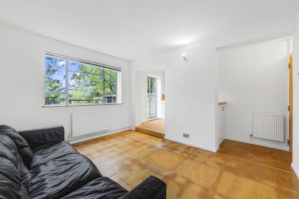 Property photo 3 of 14