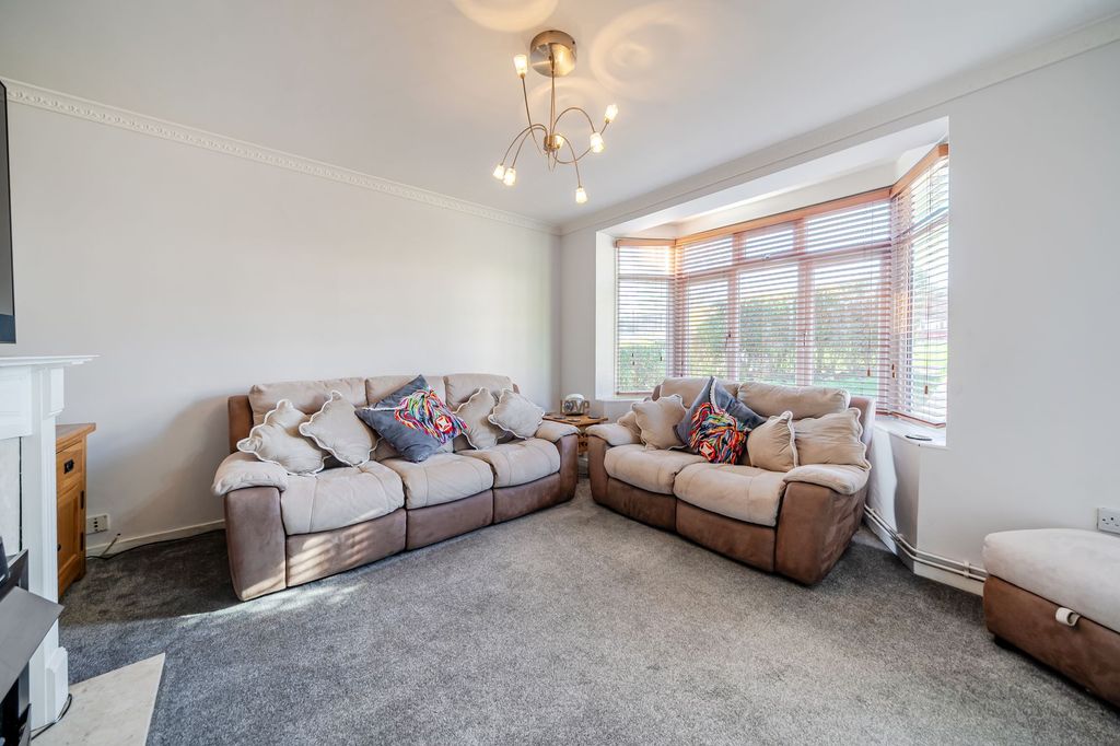 Property photo 2 of 16