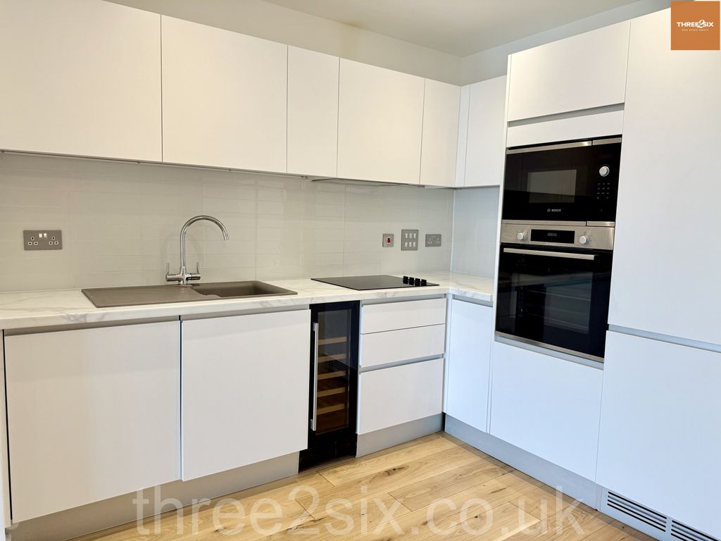 Property photo 3 of 8 Kitchen