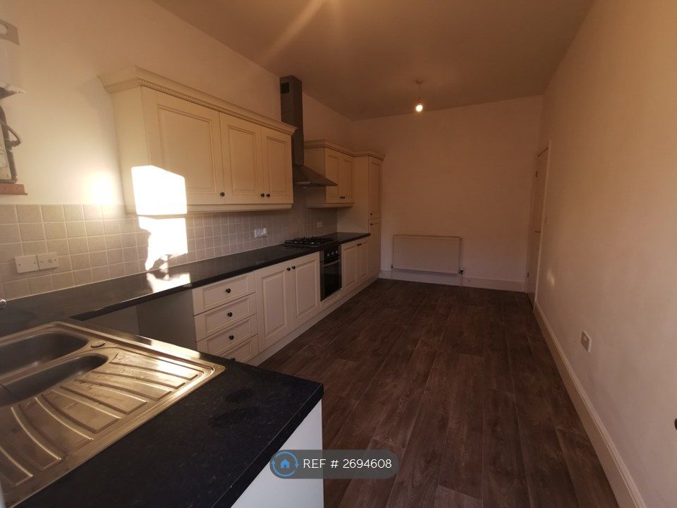 Property photo 3 of 8 Kitchen Diner Picture 1