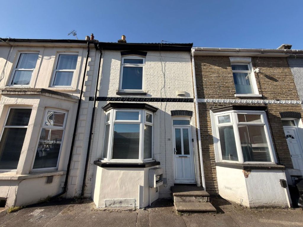 Property photo 1 of 8