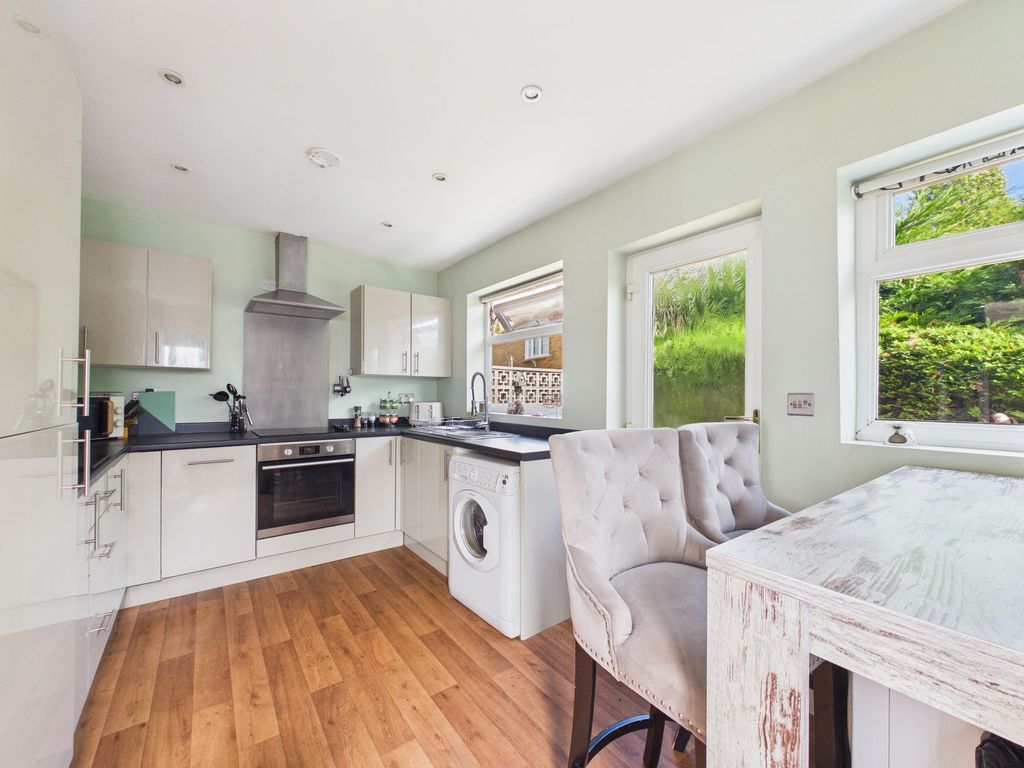 Property photo 3 of 17 Breakfast Kitchen