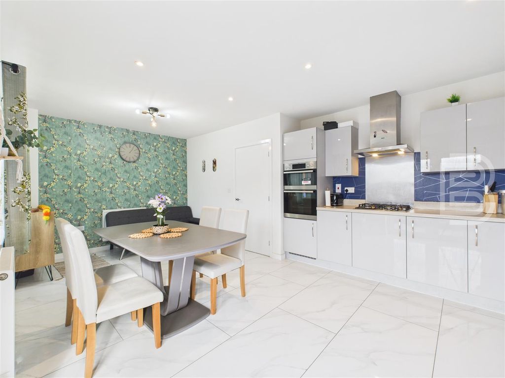 Property photo 2 of 24 Cam05587G0-Pr0070-Still016.Jpg