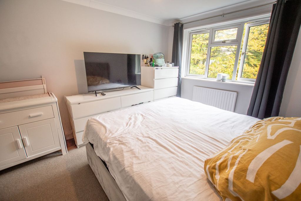 Property photo 3 of 7 Master Bedroom