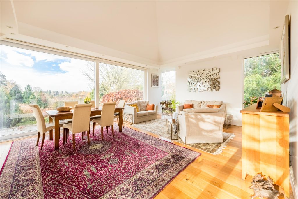 Property photo 3 of 24 Image