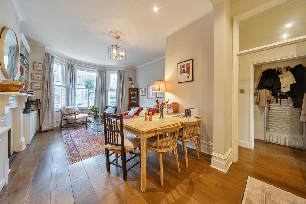 Property photo 3 of 16 Reception