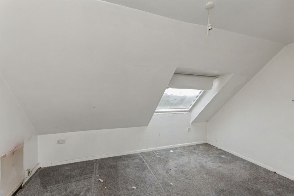 Property photo 2 of 19 Flat 49 Quartercroft, Pyramid Close, Weston Favell, Northampton Nn3 8Dp