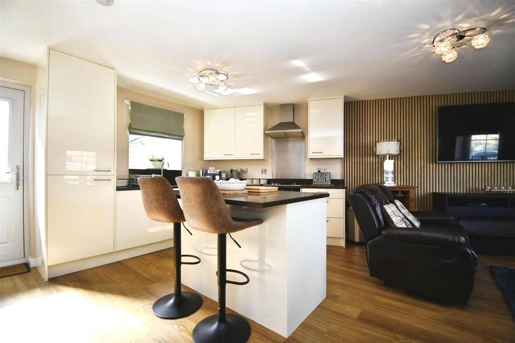 Property photo 2 of 21 Open Plan Living/Dining/Kitchen
