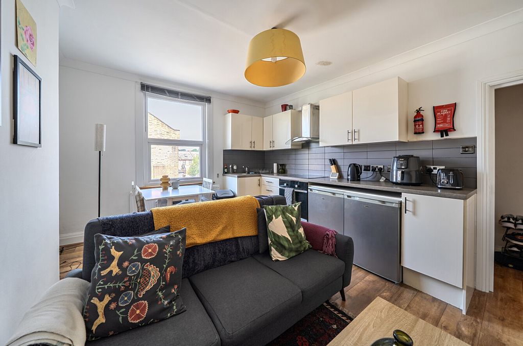 Property photo 1 of 11 1482491-10-6A3E5d...