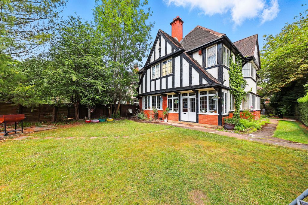 Property photo 1 of 37