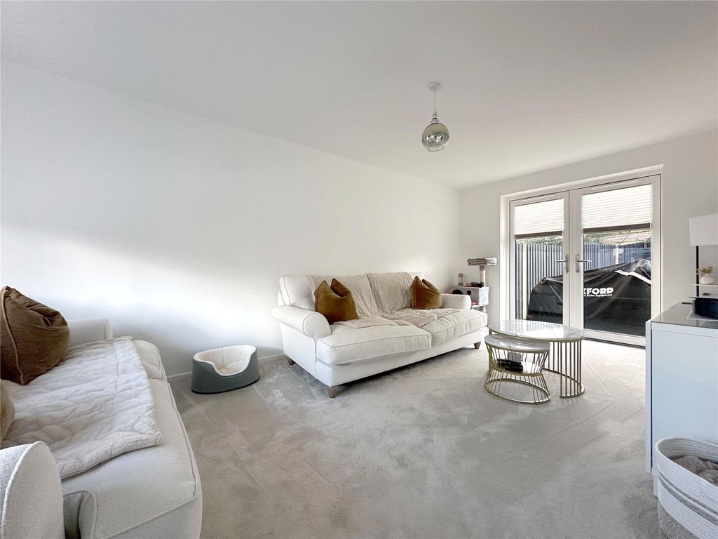 Property photo 3 of 17 Living Room