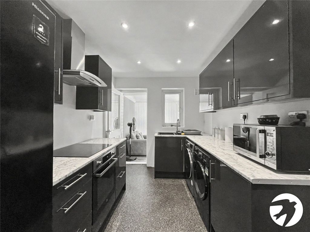 Property photo 3 of 14 Picture No. 16
