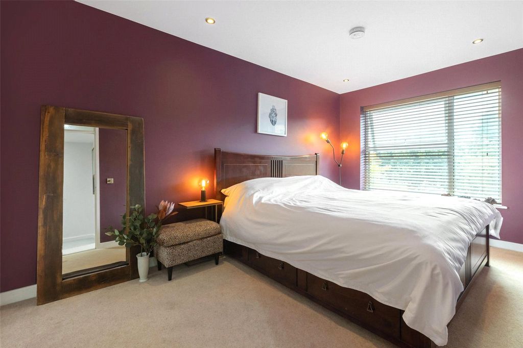 Property photo 3 of 12 Bedroom