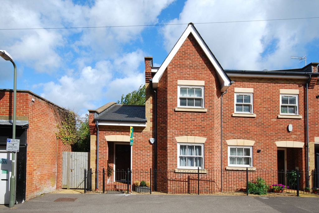 Property photo 2 of 10