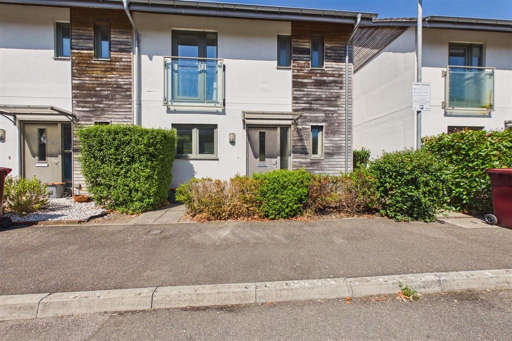 Property photo 1 of 21 Cam04234G0-Pr0415-Still026.Jpg