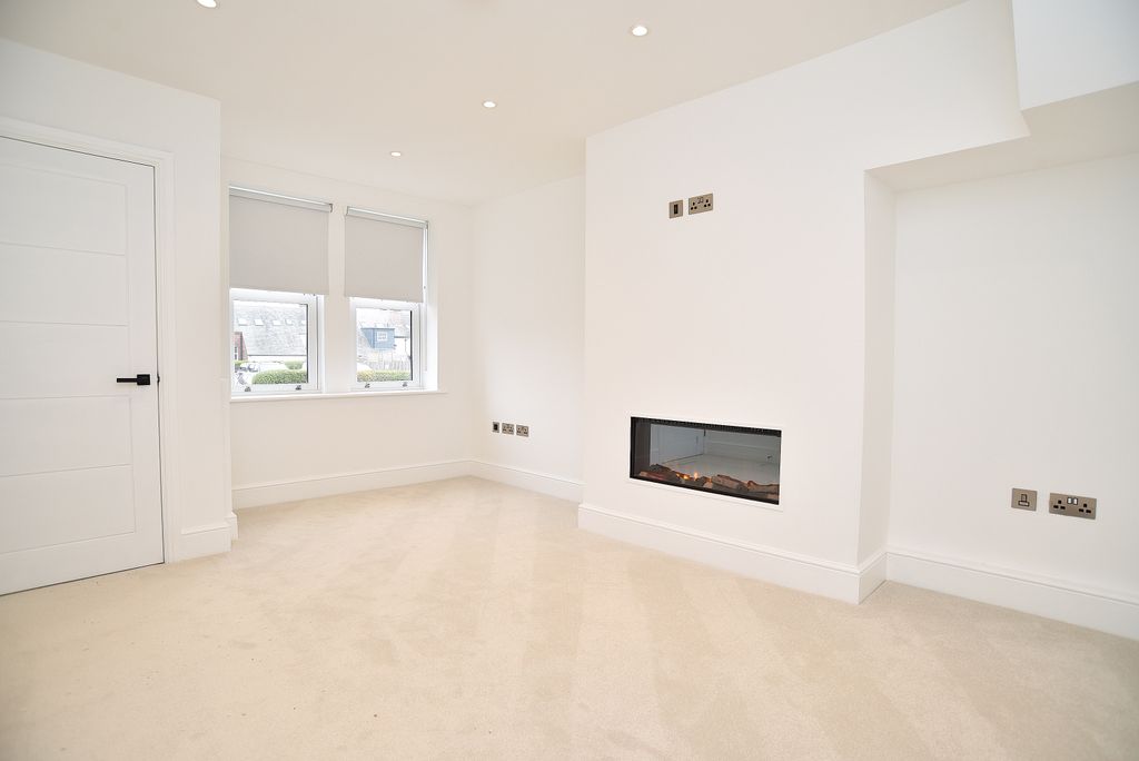 Property photo 3 of 15 App_6736