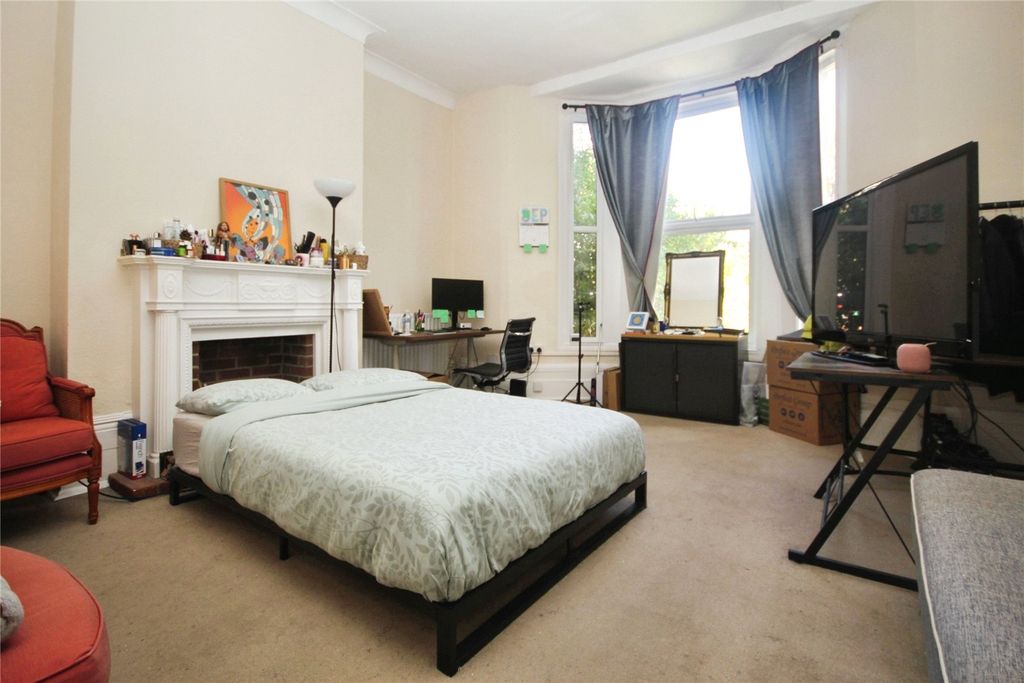 Property photo 3 of 10 Bedroom