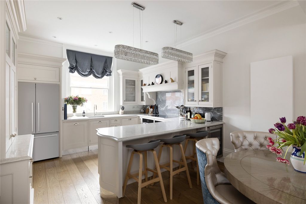 Property photo 1 of 12 Kitchen