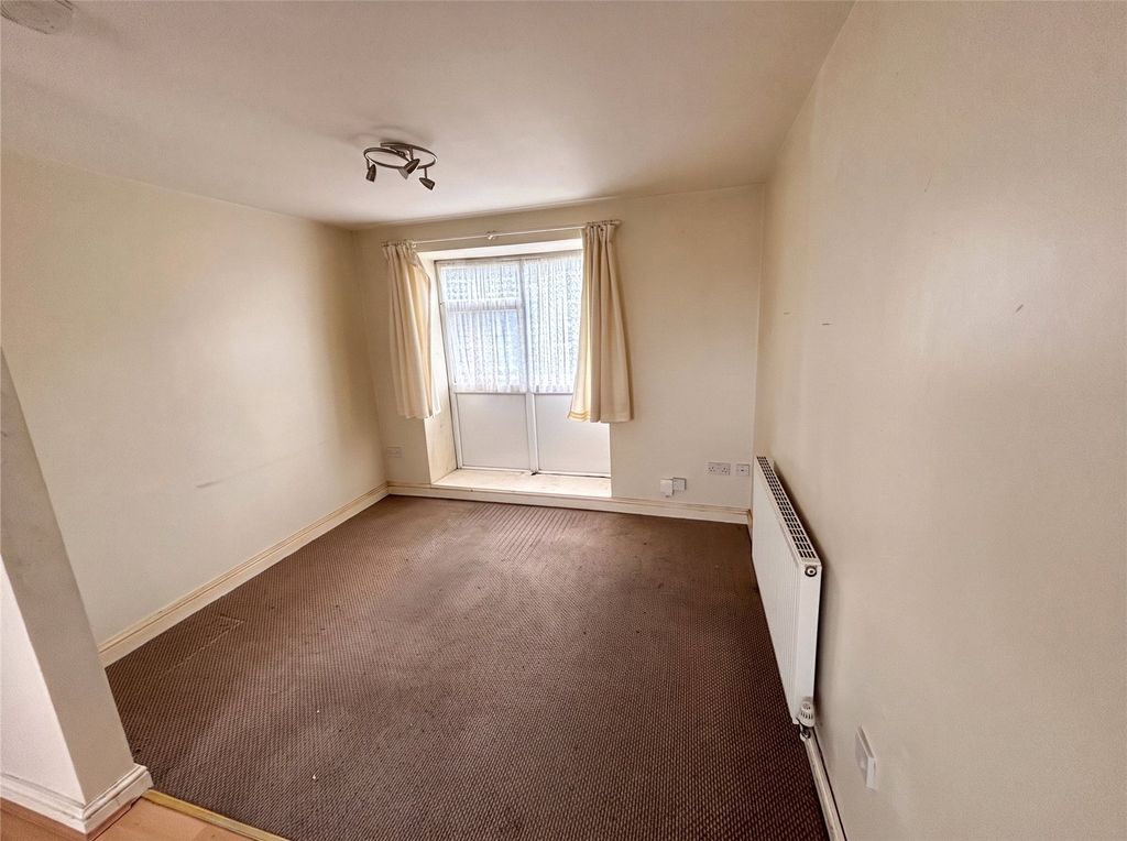 Property photo 3 of 7 Picture No. 12
