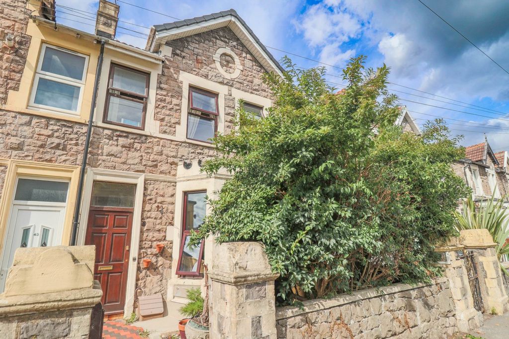 Property photo 1 of 15