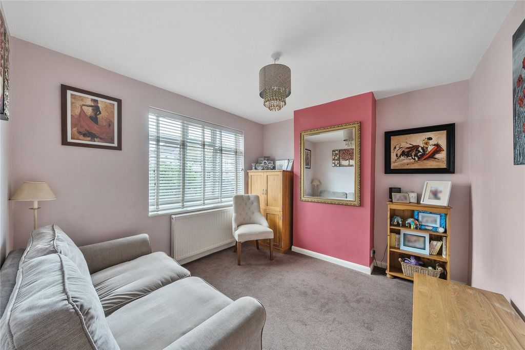 Property photo 2 of 19 Picture No. 15