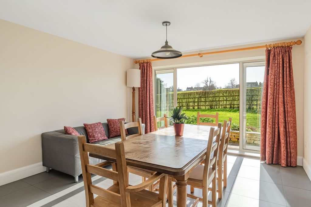 Property photo 3 of 27