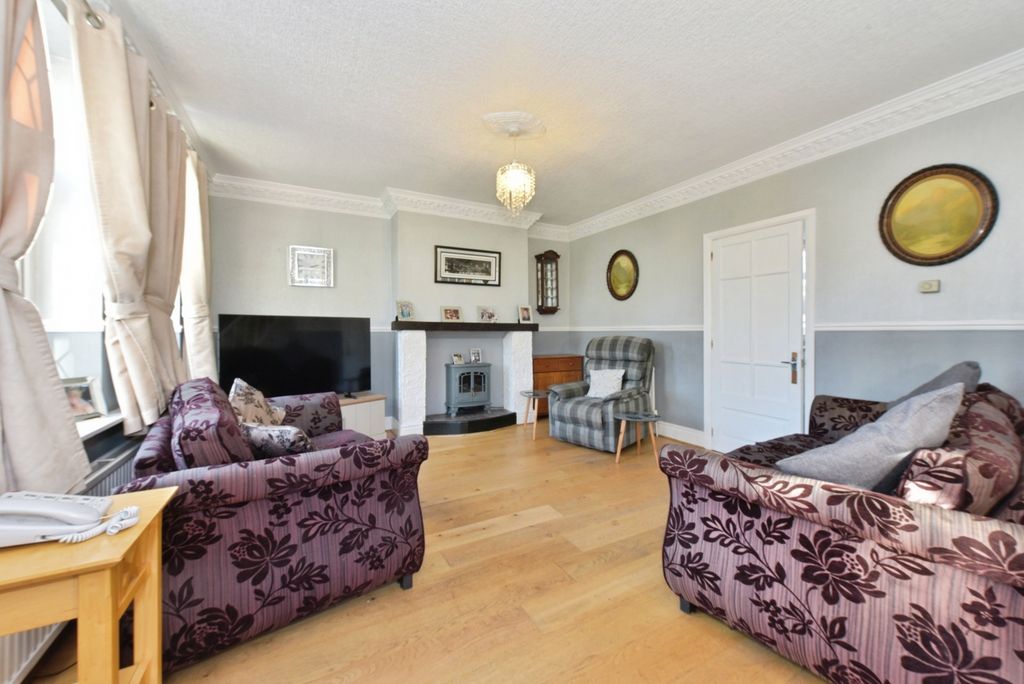 Property photo 3 of 17 Pbox-Img.Jpg