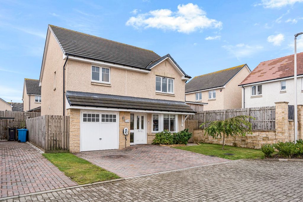 Property photo 1 of 47 4533683