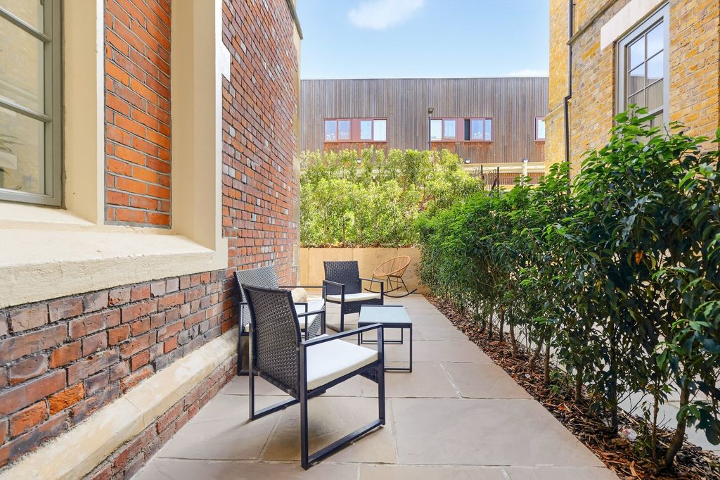 Property photo 3 of 15 Terrace