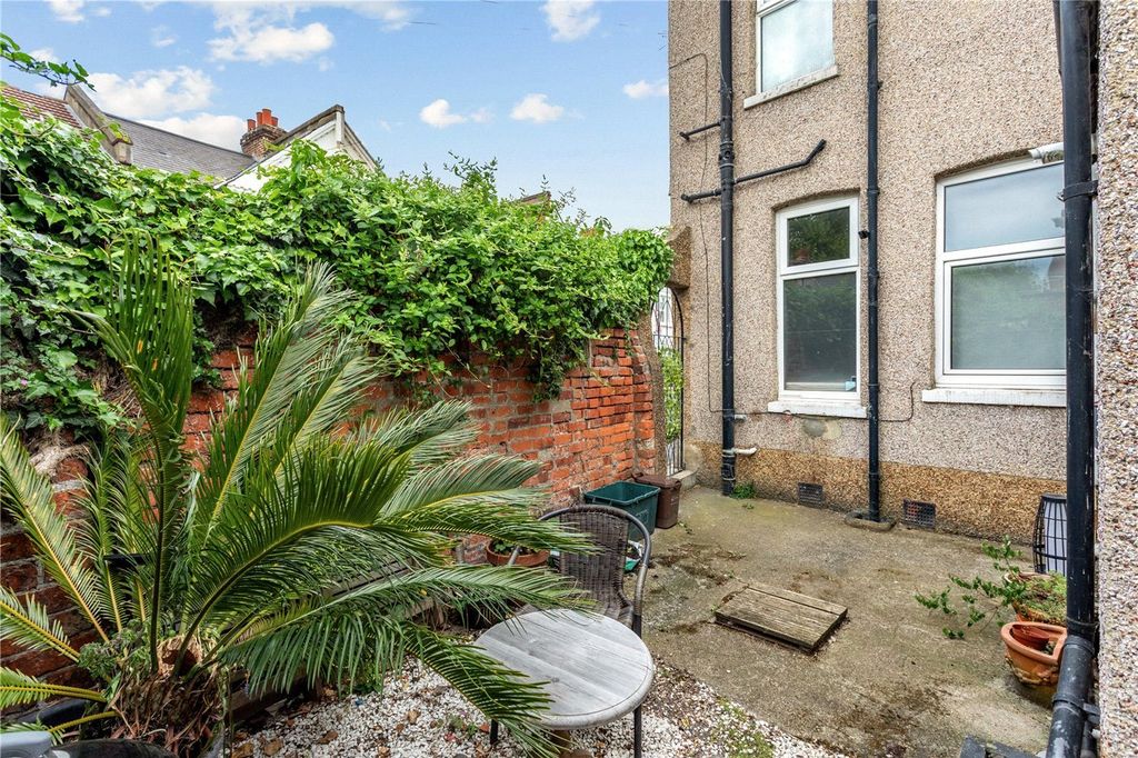 Property photo 2 of 8 Picture No. 08