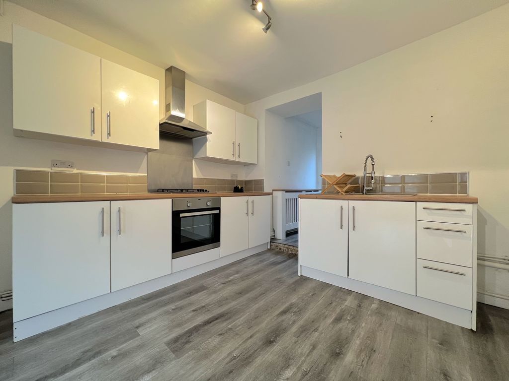 Property photo 2 of 14 Image