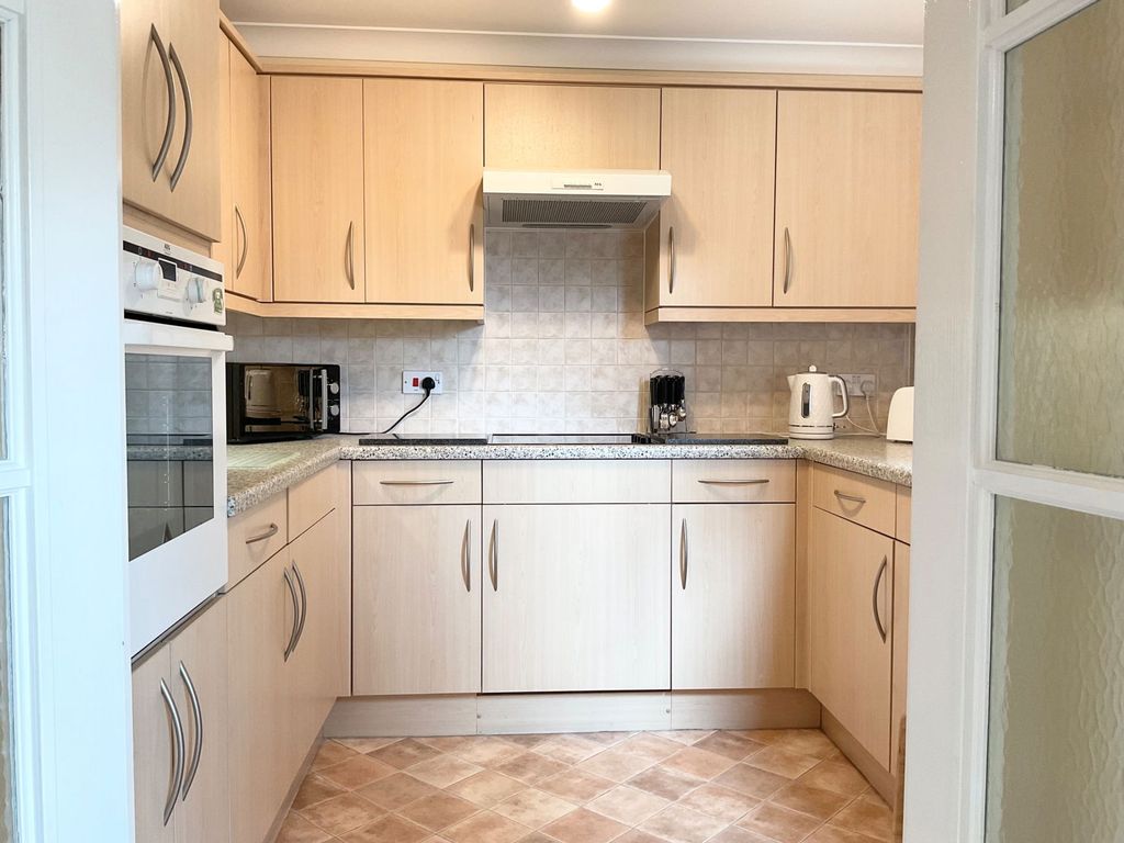 Property photo 3 of 12