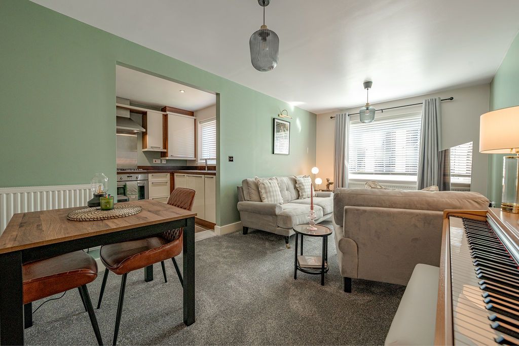 Property photo 3 of 17 Gallery