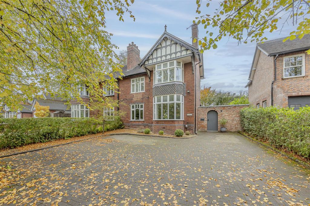 Property photo 1 of 47 Front Aspect