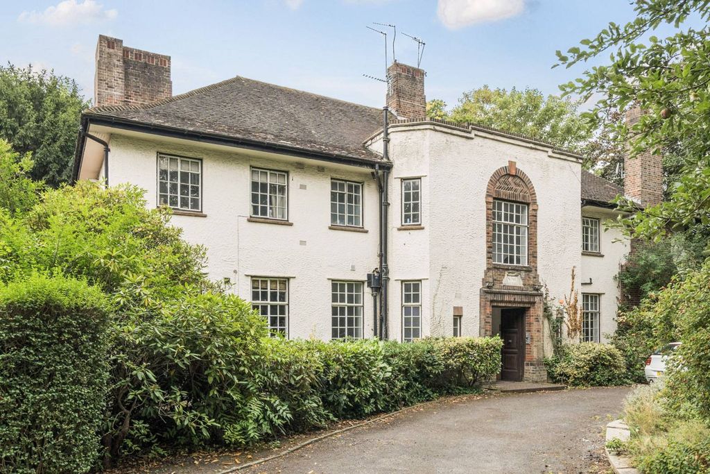 Property photo 2 of 18