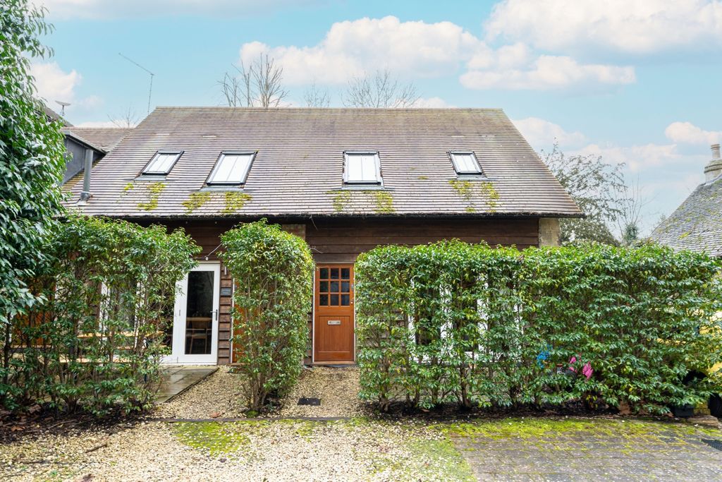 Property photo 1 of 10 External