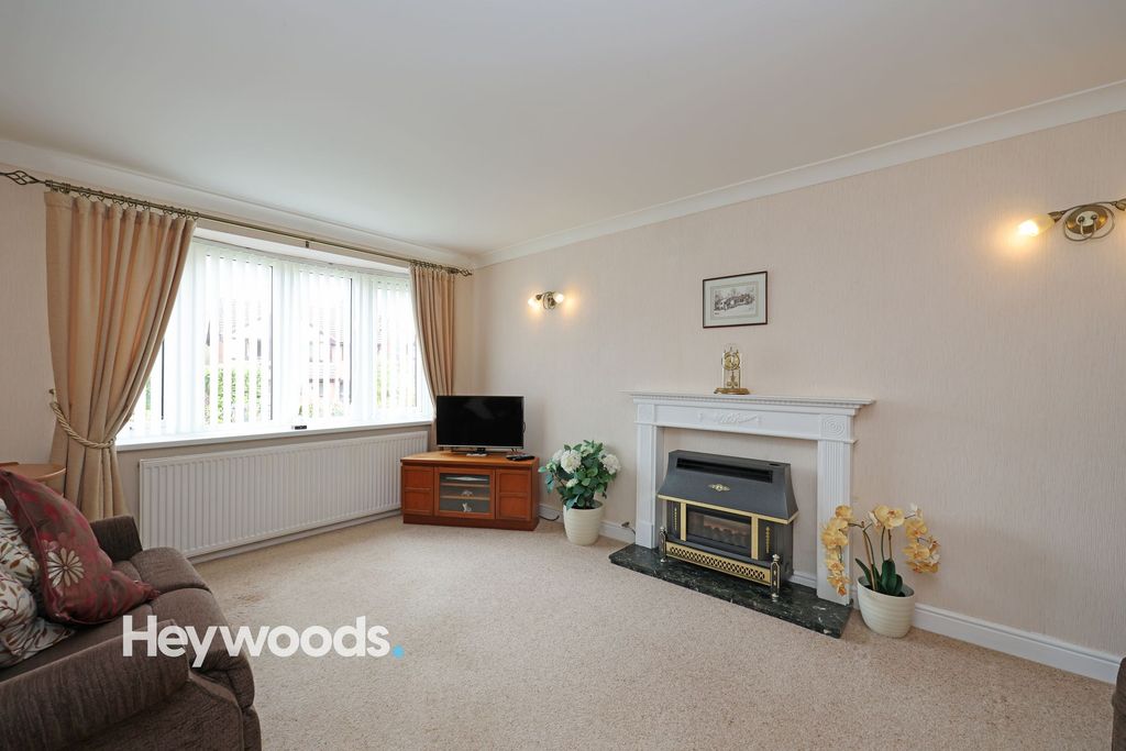 Property photo 2 of 27