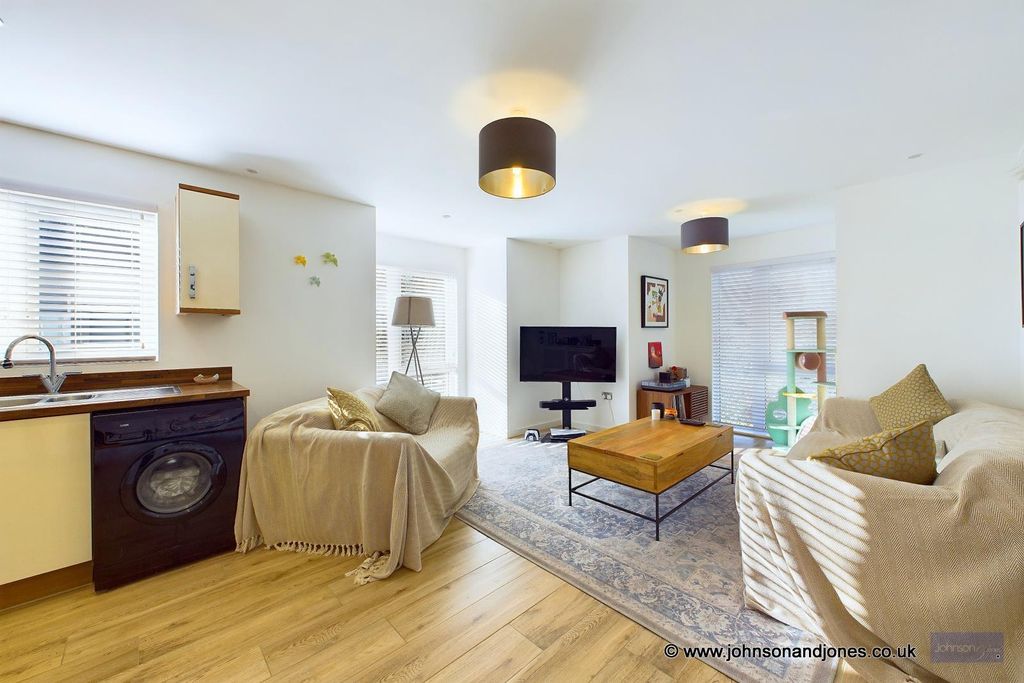 Property photo 2 of 13 2 Lounge.Jpg