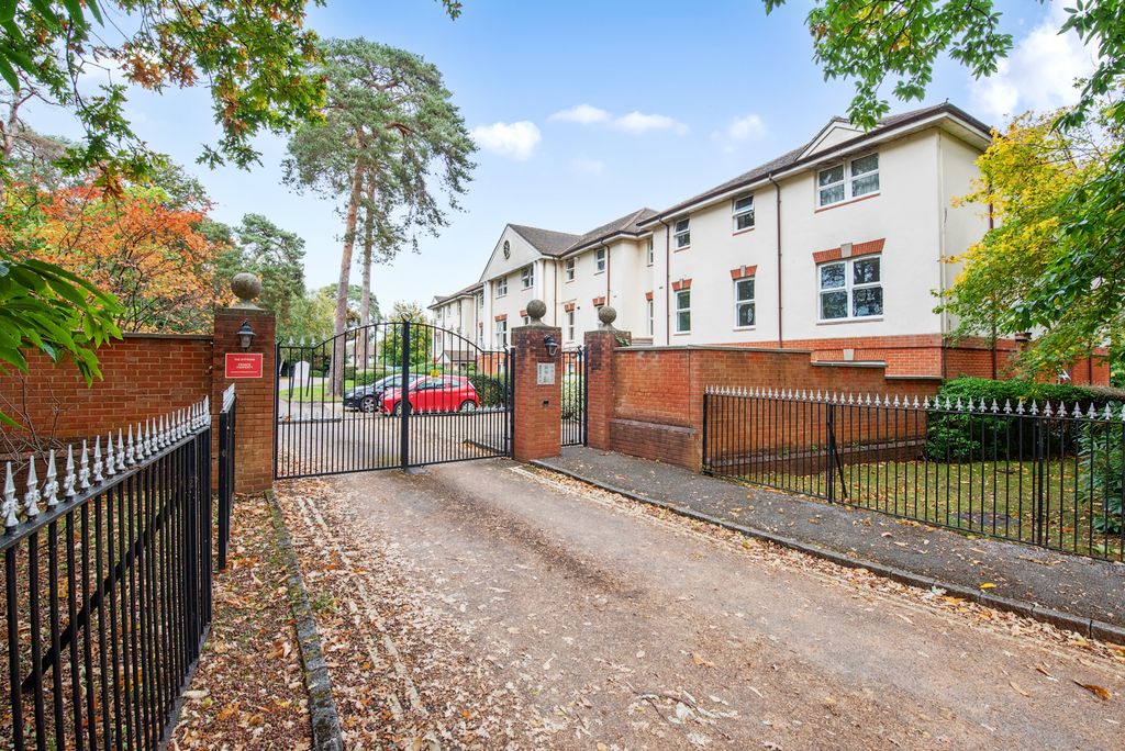 Property photo 1 of 9 21 The Byfrons (10)