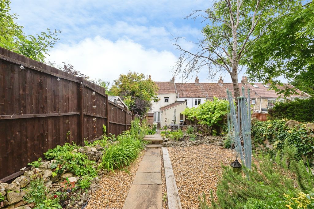 Property photo 2 of 20