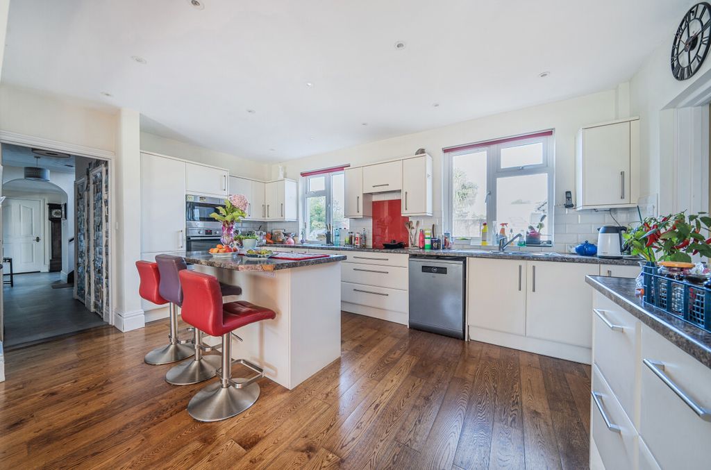 Additional image 5 of 5 bed detached house for saleThe Avenue, Fareham, Hampshire PO14