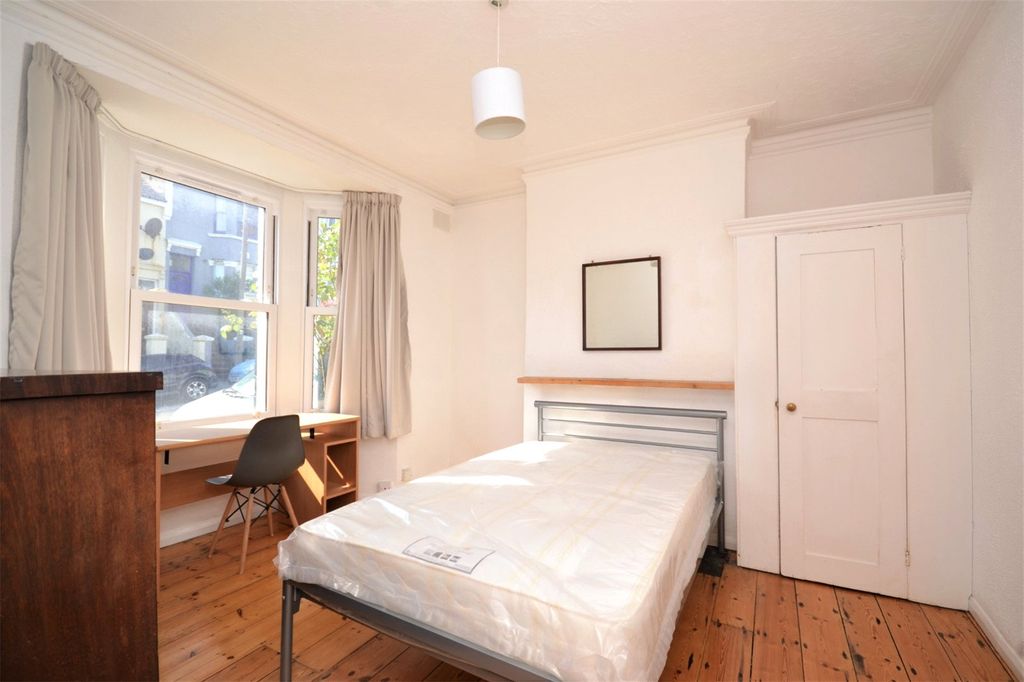 Property photo 3 of 8 Photo 03