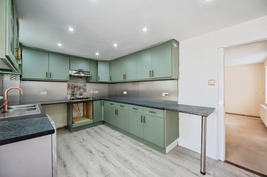 Property photo 3 of 25 Pbox-Img.Jpg